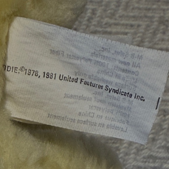 Vintage Christmas Odie Plush - Picture 3 of 6